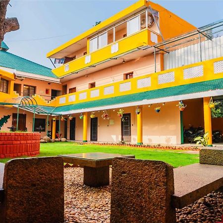 La Courtyard Hotel Пондичери Екстериор снимка