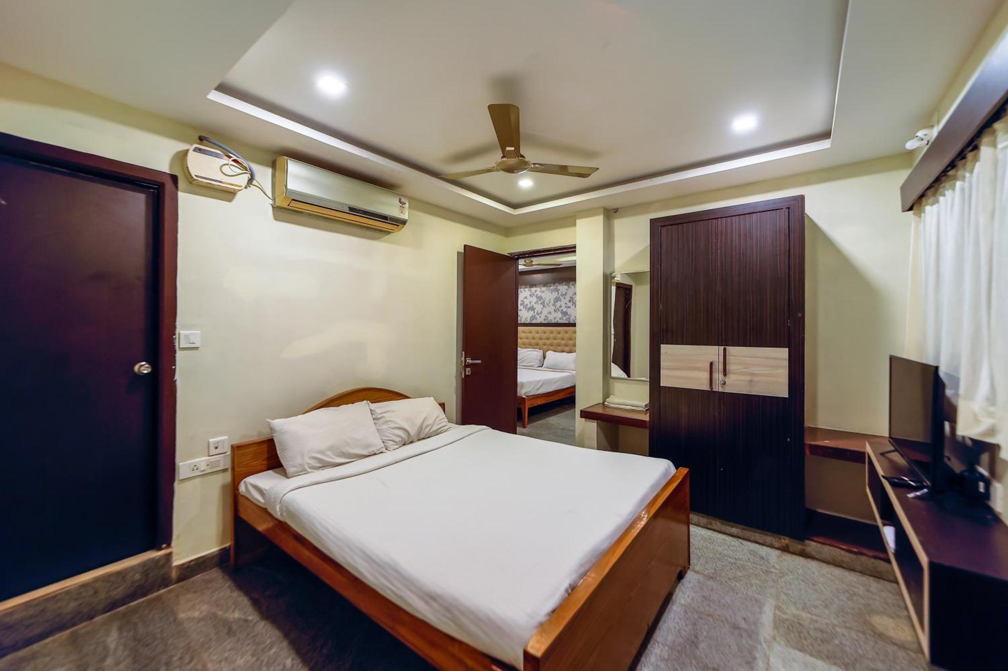 La Courtyard Hotel Пондичери Екстериор снимка