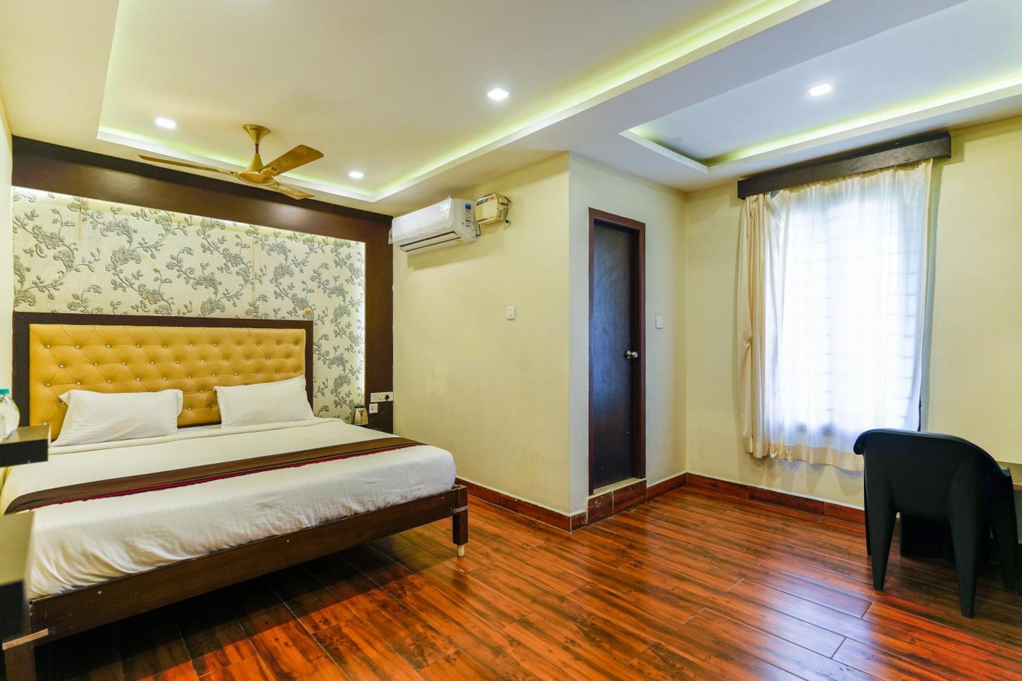 La Courtyard Hotel Пондичери Екстериор снимка